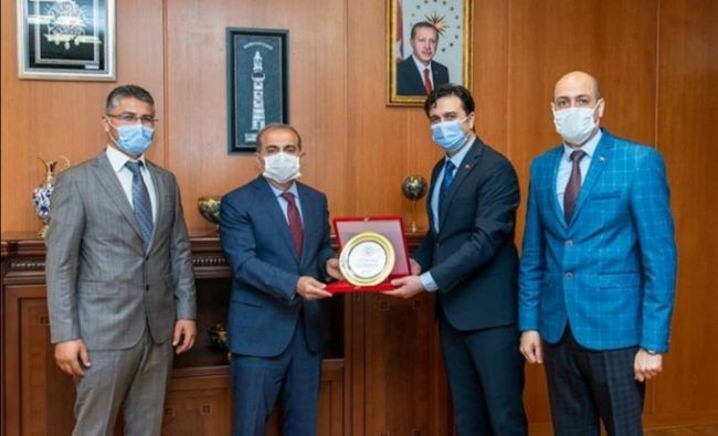 Ankara Optisyen-Gözlükçüler Odası Başkanı Cenk GÜLTEKİN, SGK Başkanı Sayın İsmail YILMAZ’ı Makamında Ziyaret Etti