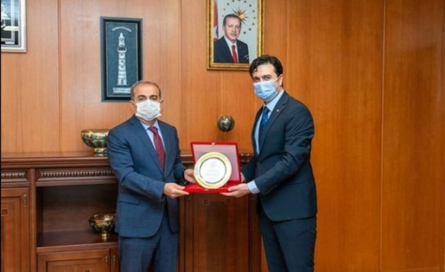 Ankara Optisyen-Gözlükçüler Odası Başkanı Cenk GÜLTEKİN, SGK Başkanı Sayın İsmail YILMAZ’ı Makamında Ziyaret Etti